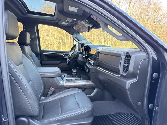 Used 2023 Chevrolet Silverado 1500 LTZ w/ LTZ Premium Package image 29