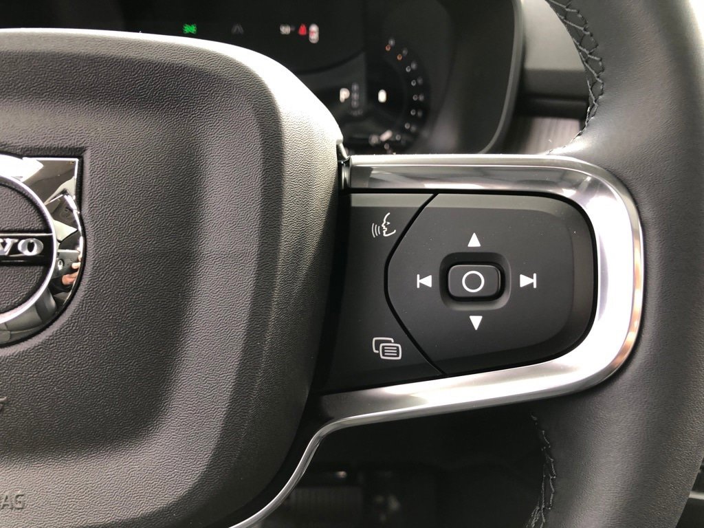 New 2026 Volvo XC40 B5 Plus w/ Protection Package Premier AWD/4WD image 23