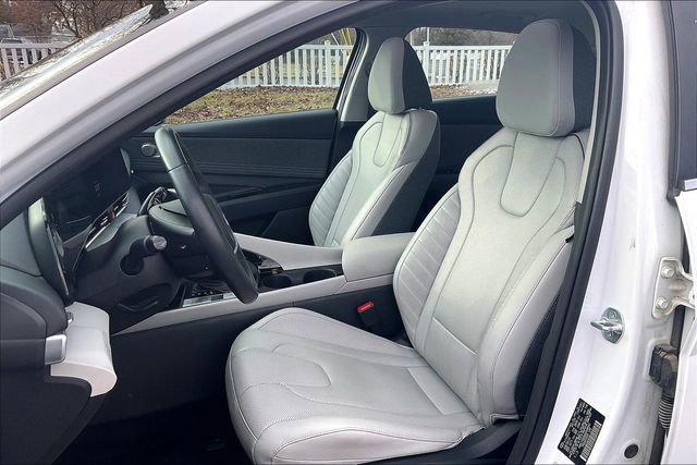 Certified 2024 Hyundai Elantra Limited image 26