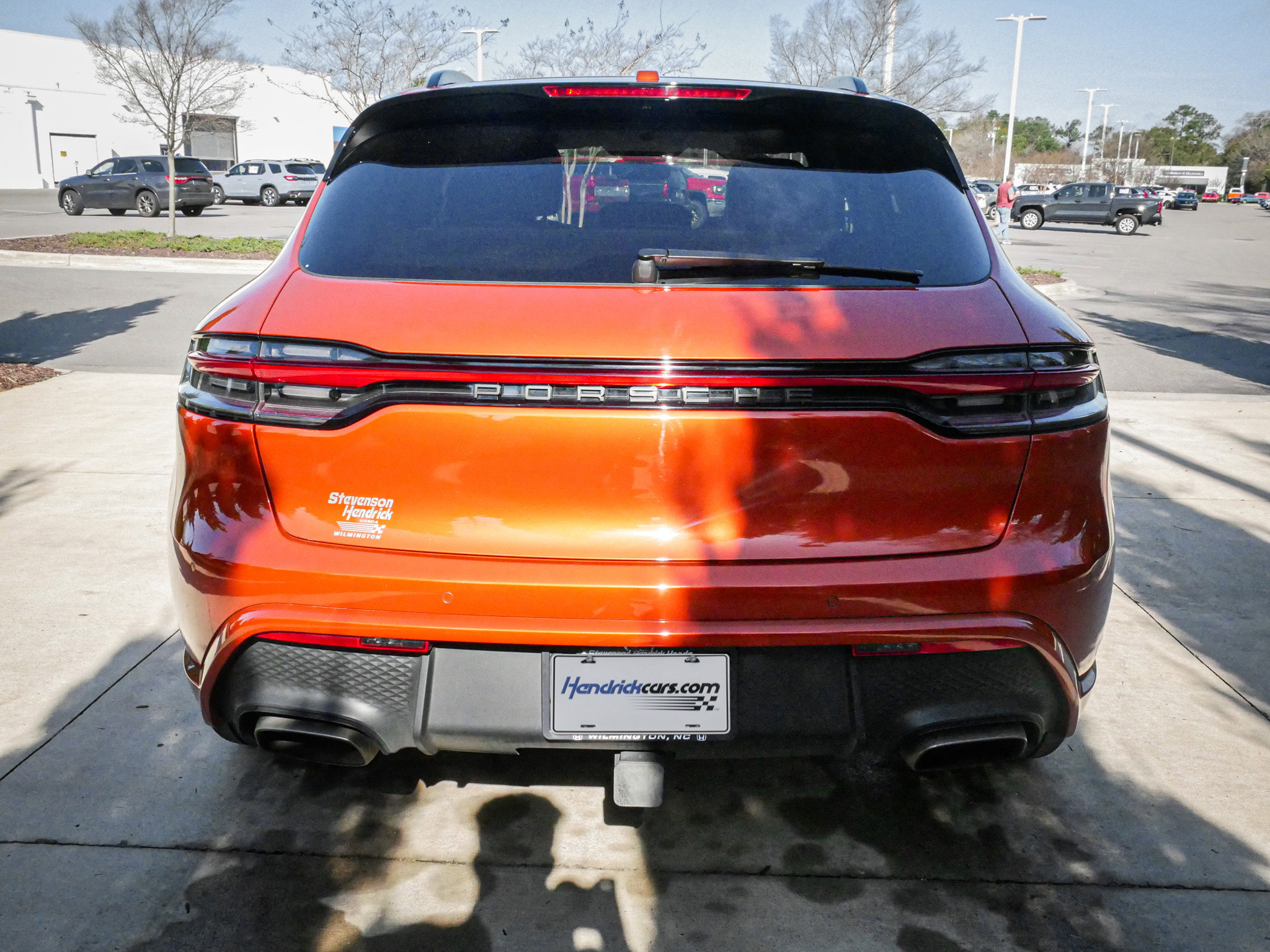 Used 2025 Porsche Macan AWD/4WD image 9