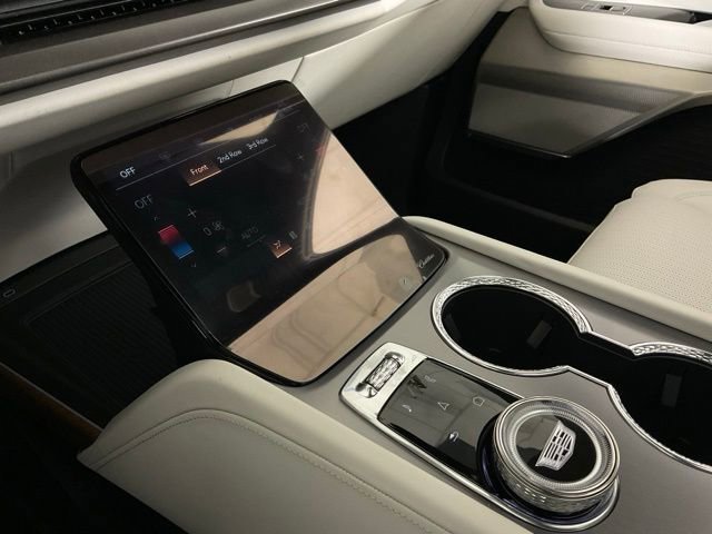 New 2026 Cadillac Vistiq Sport w/ LPO, Floor Liner Package image 19