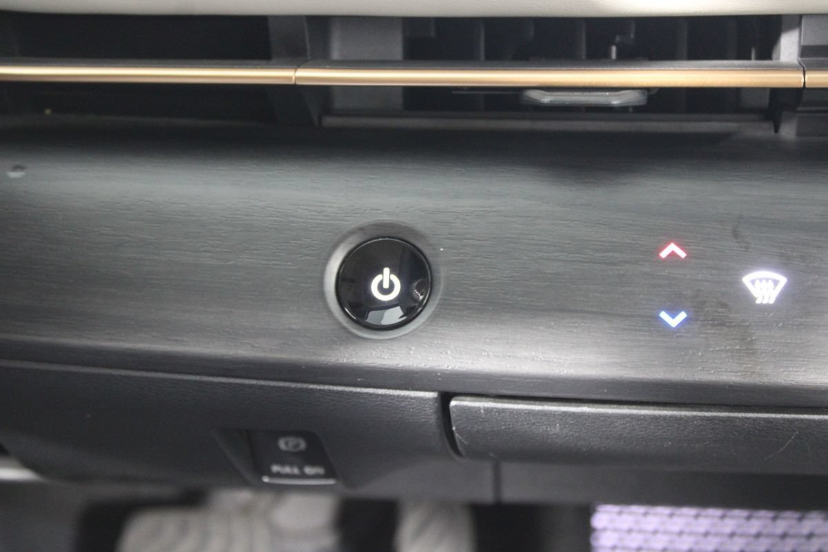 Used 2023 Nissan Ariya FWD image 19