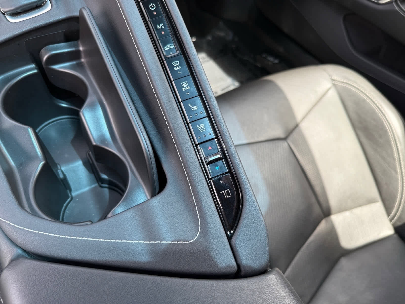 Used 2020 Chevrolet Corvette Stingray Preferred Cpe w/ 2LT Preferred Equipment Group image 18