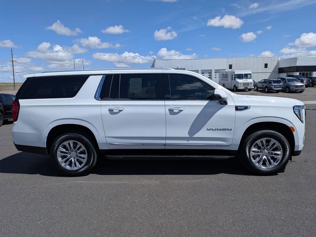 Used 2024 GMC Yukon XL SLT w/ SLT Premium Package AWD/4WD image 4