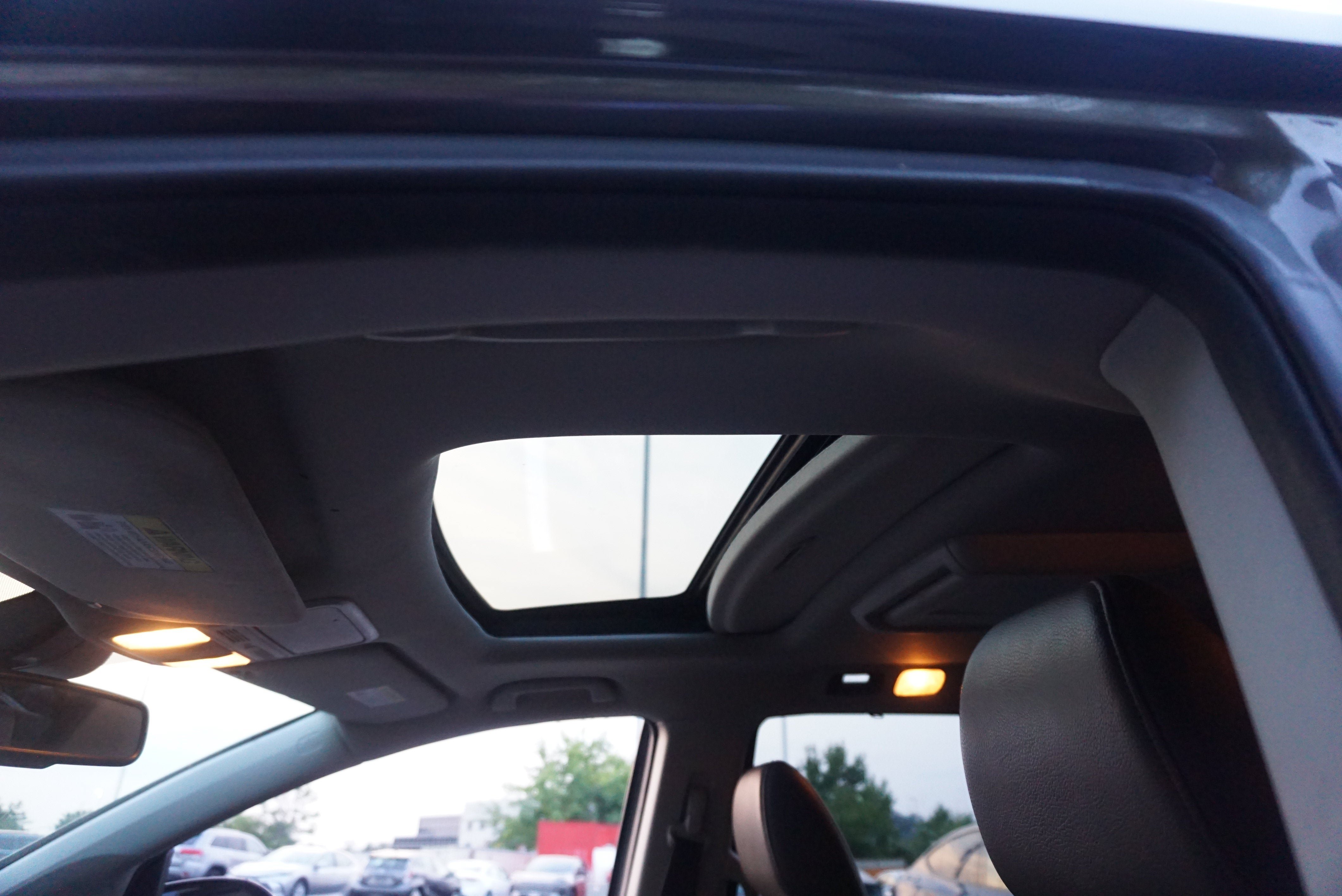Used 2015 Honda Odyssey Touring image 8