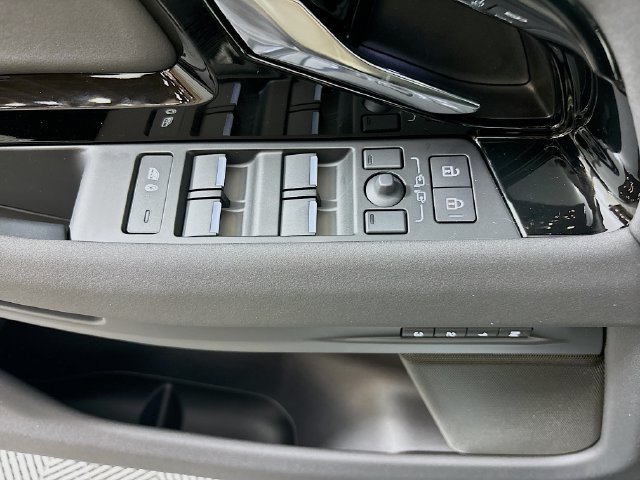 Used 2026 Land Rover Range Rover Evoque S AWD/4WD image 19