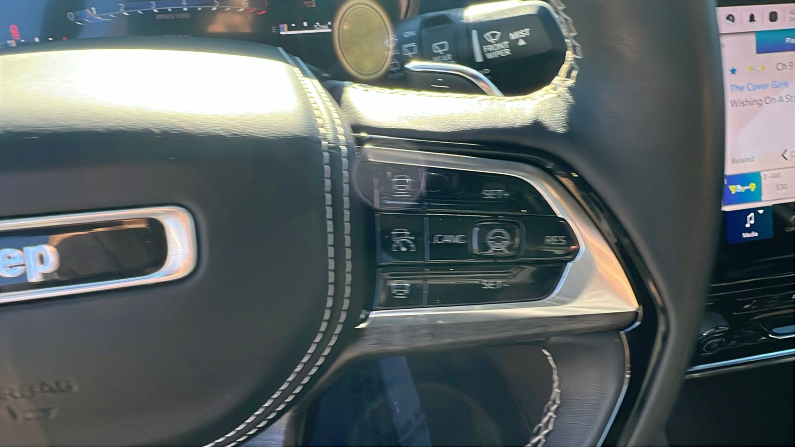 Used 2024 Jeep Grand Cherokee L Overland w/ Advanced Protech Group III image 33