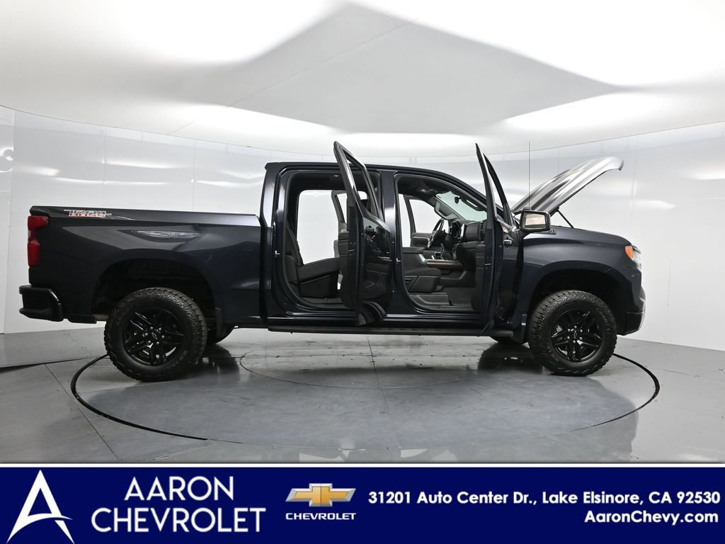 Used 2024 Chevrolet Silverado 1500 LT Trail Boss w/ LPO, Dark Essentials Package image 3