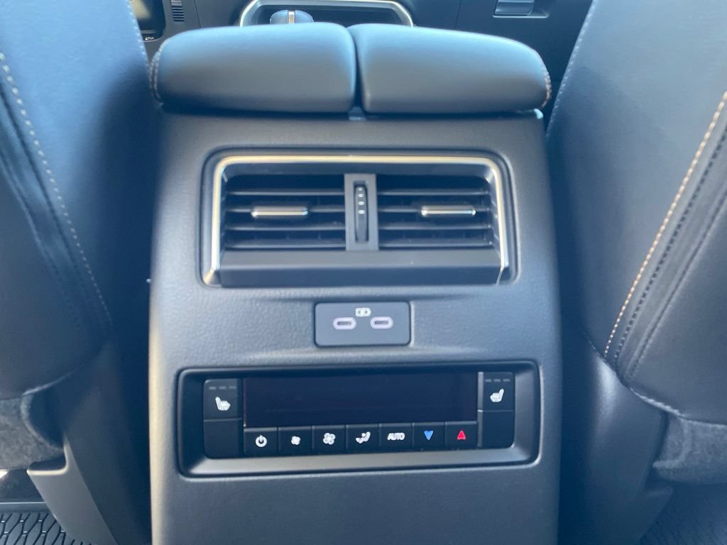 Certified 2026 MAZDA CX-90 3.3 Turbo w/ Preferred Package AWD/4WD image 17