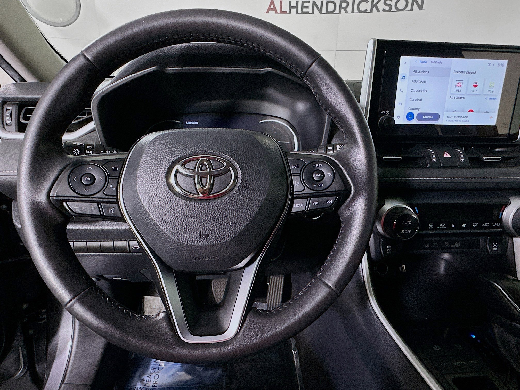 Used 2024 Toyota RAV4 XLE Premium image 15