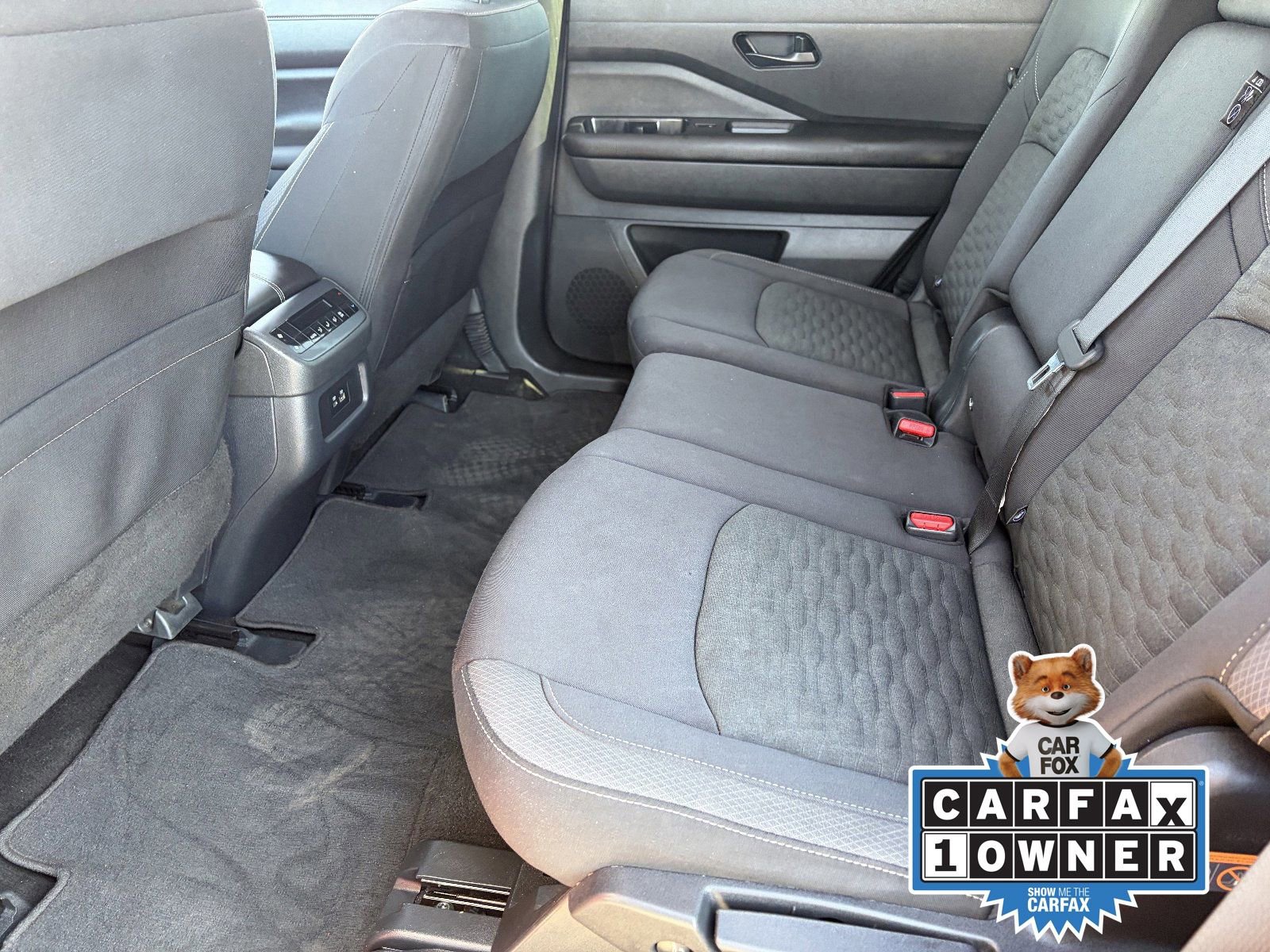 Certified 2024 Nissan Pathfinder SV w/ Black Appearance Package image 18