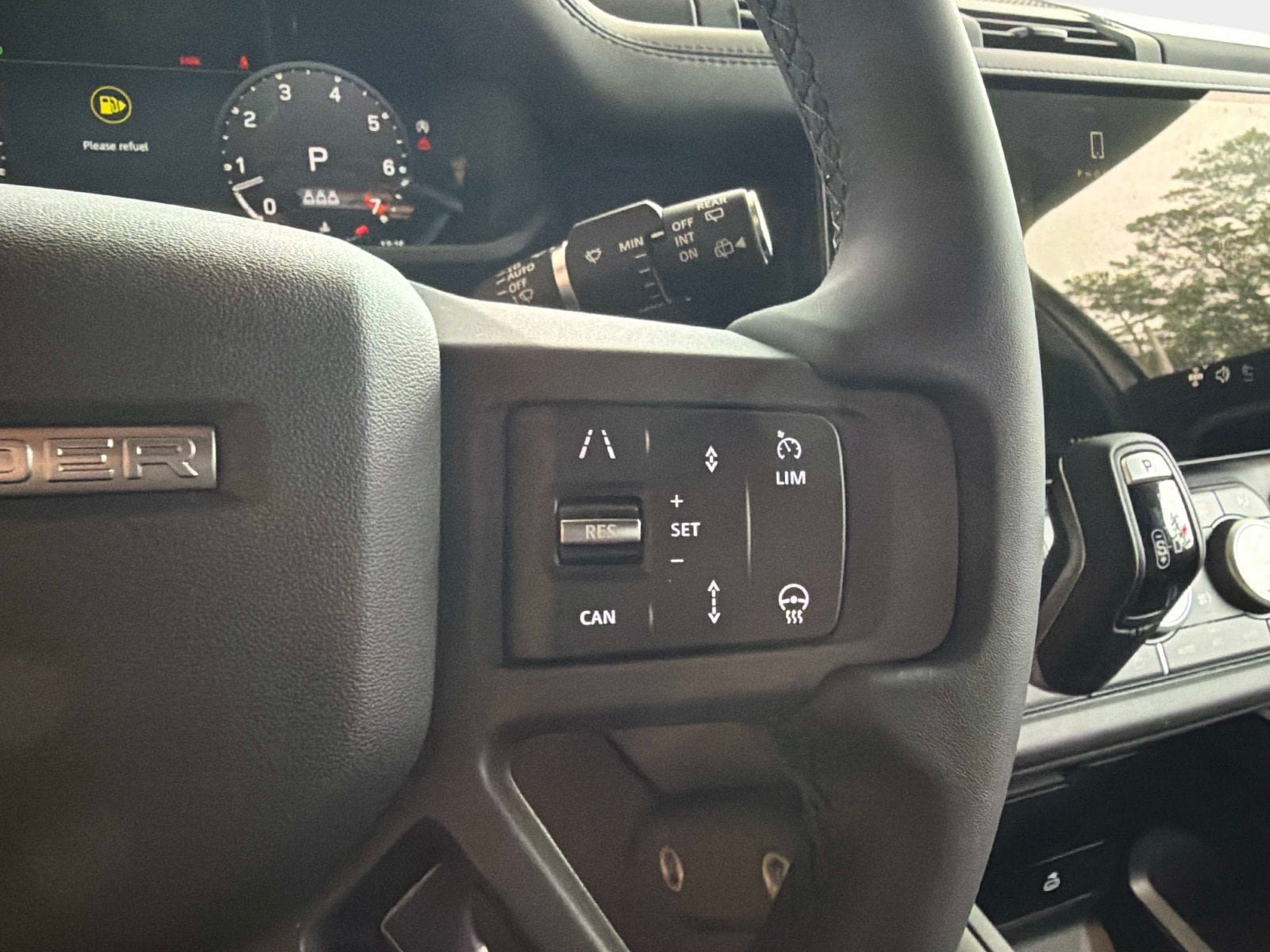 New 2026 Land Rover Defender 110 X-Dynamic SE AWD/4WD image 27