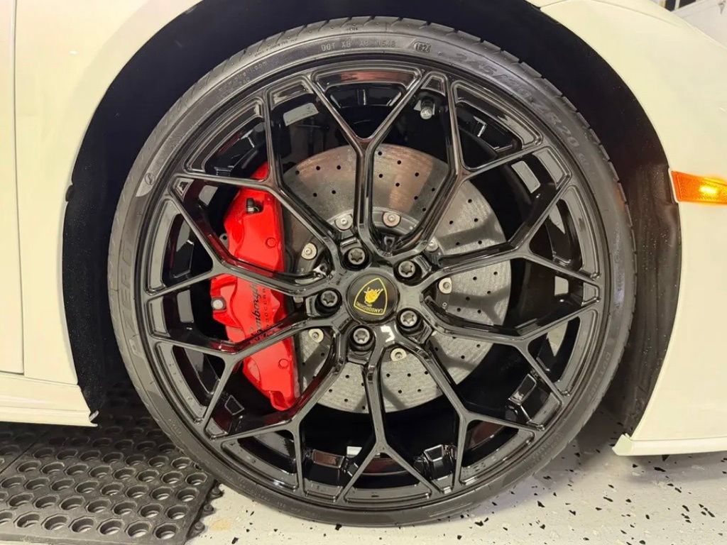 Used 2024 Lamborghini Huracan EVO AWD/4WD image 15