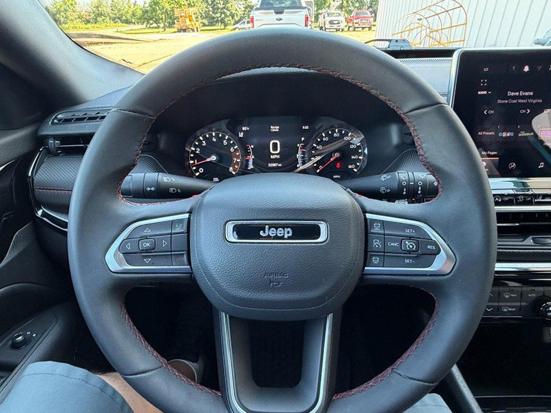 Used 2025 Jeep Compass Trailhawk AWD/4WD image 23