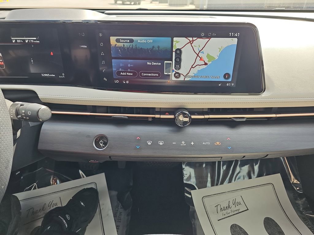 Used 2023 Nissan Ariya FWD image 23