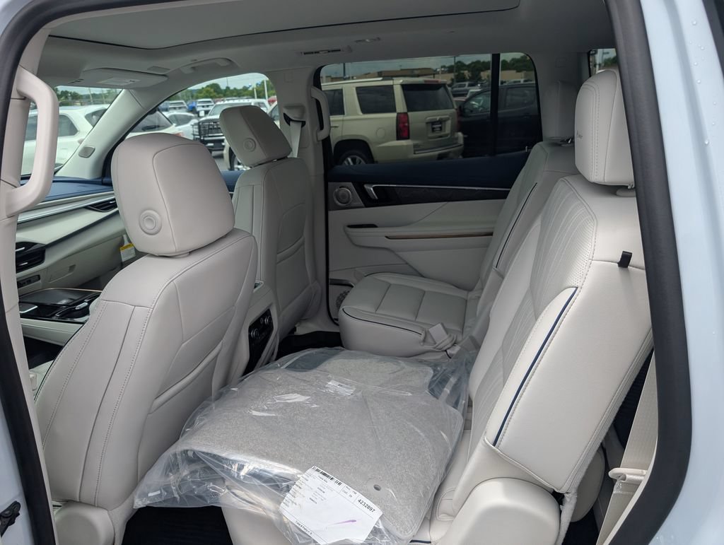New 2026 Buick Enclave Avenir w/ Super Cruise Package AWD/4WD image 10