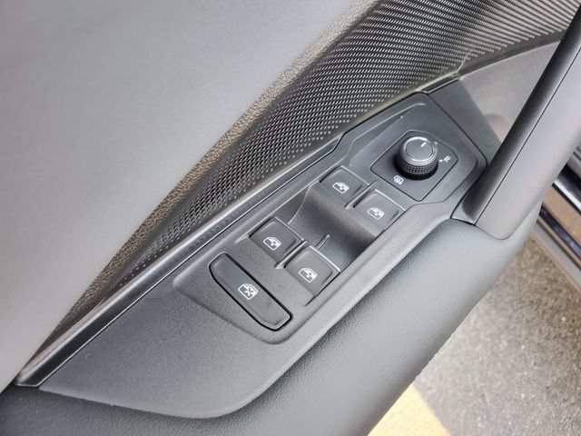 New 2026 Volkswagen Tiguan SE AWD/4WD image 16
