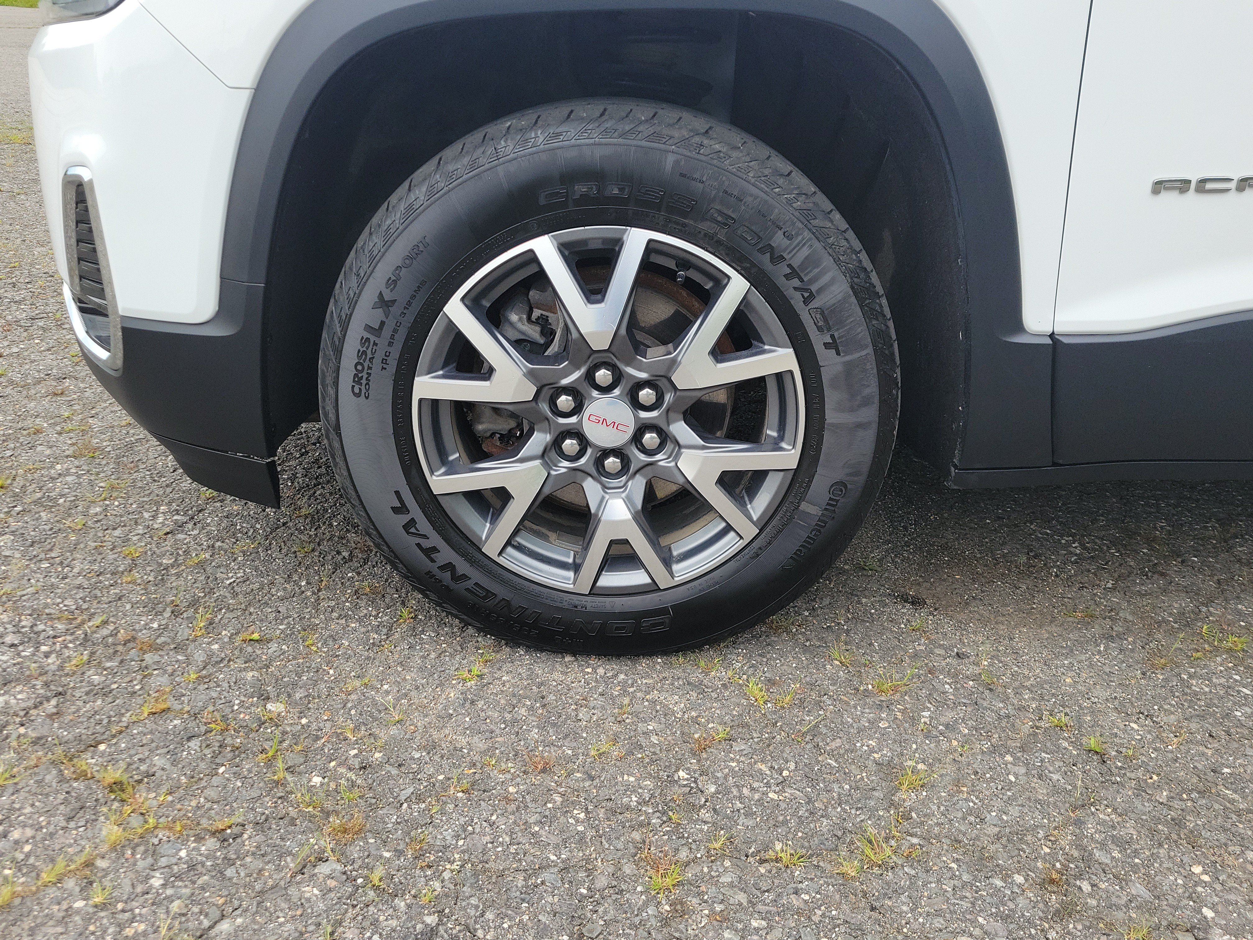 Used 2023 GMC Acadia SLT w/ Technology Package AWD/4WD image 12