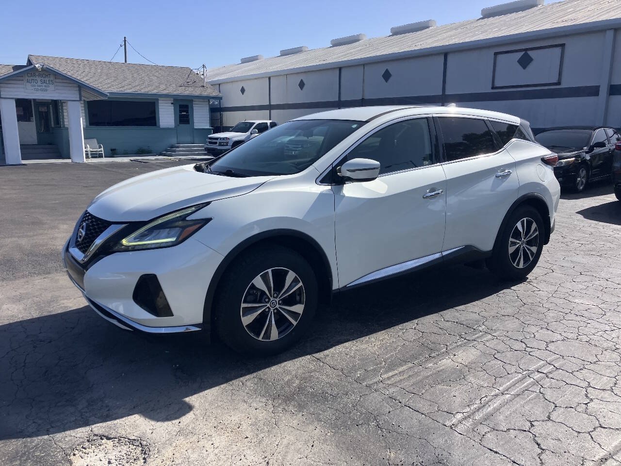 Used 2019 Nissan Murano S FWD image 3