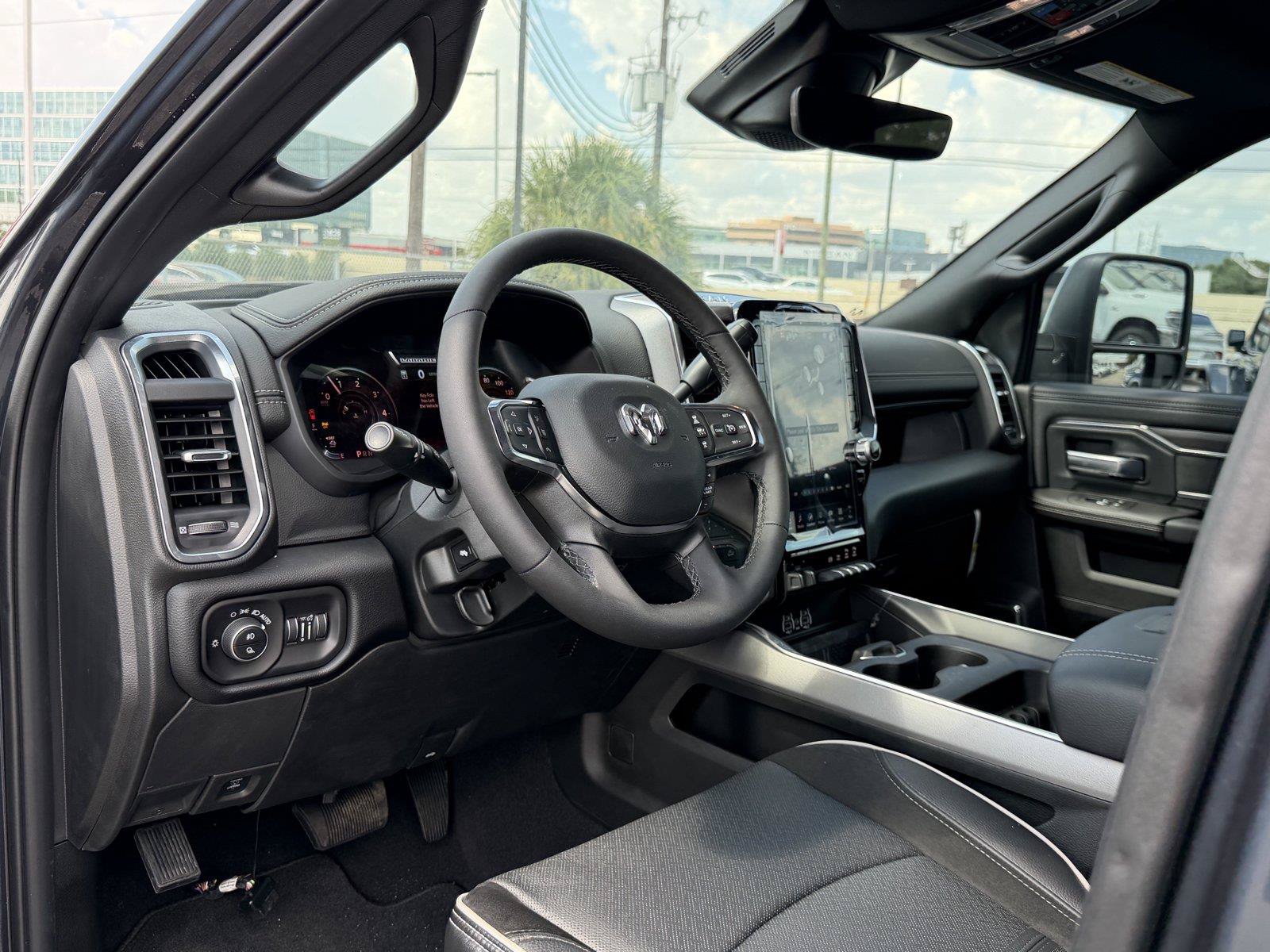 Used 2025 RAM 2500 Laramie AWD/4WD image 16