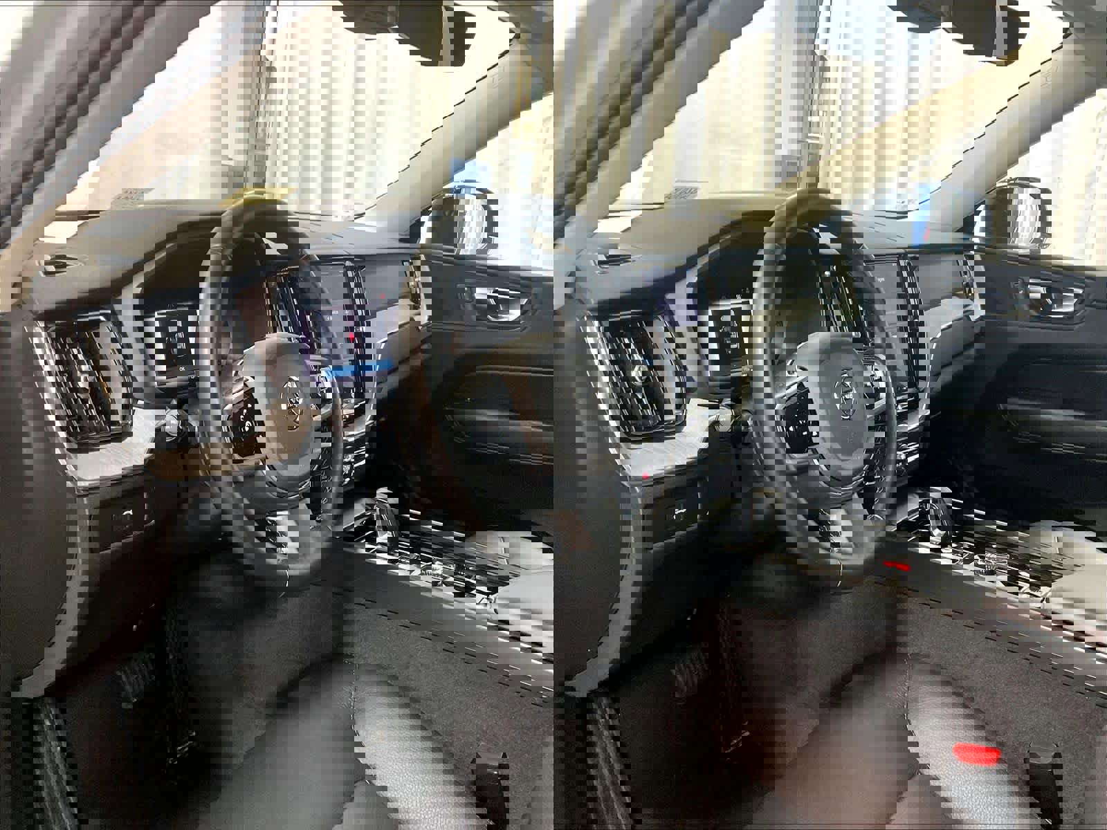 Used 2025 Volvo XC60 B5 Plus image 8