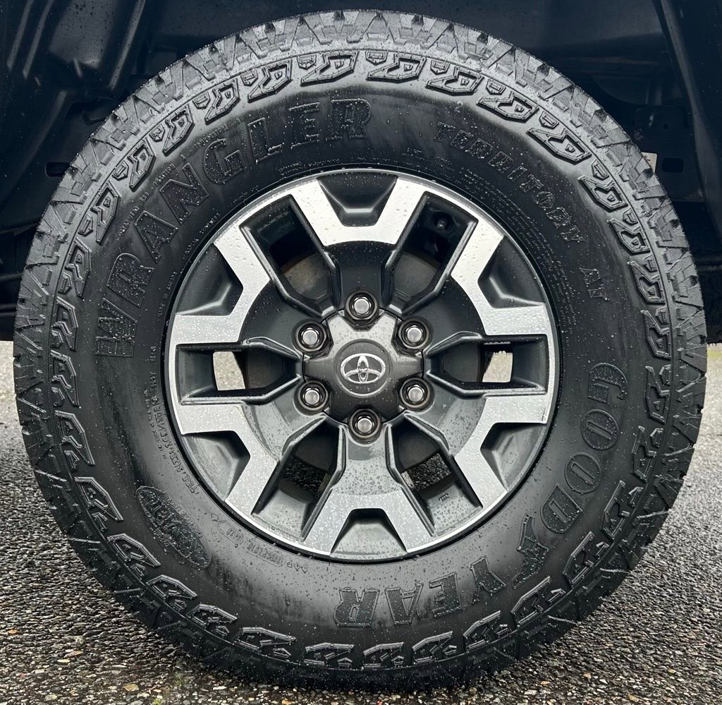 Certified 2023 Toyota Tacoma TRD Off-Road AWD/4WD image 25