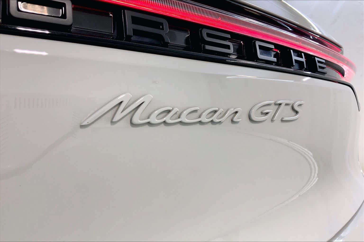 Used 2022 Porsche Macan GTS AWD/4WD image 29