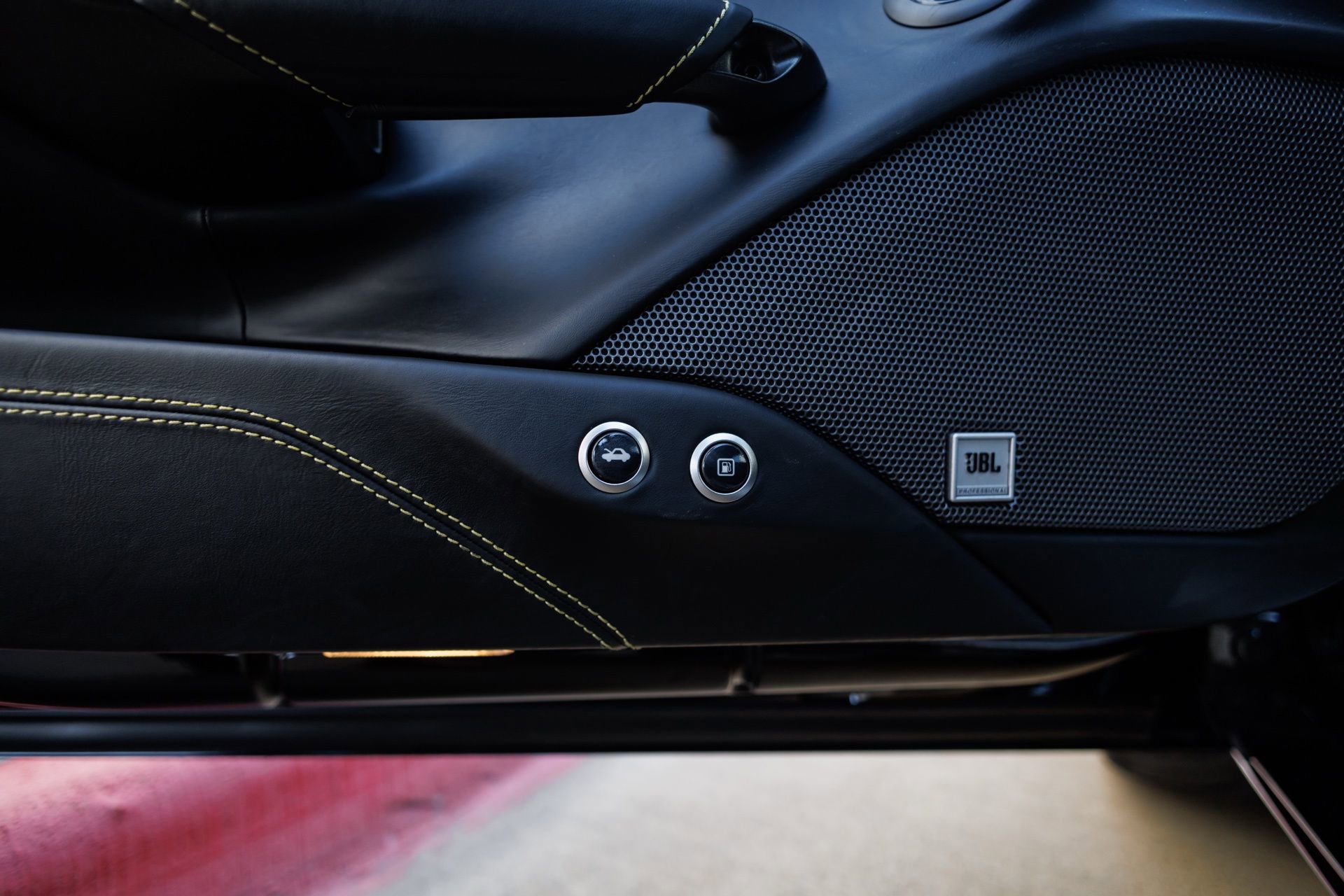 Used 2017 Ferrari 488 GTB image 35