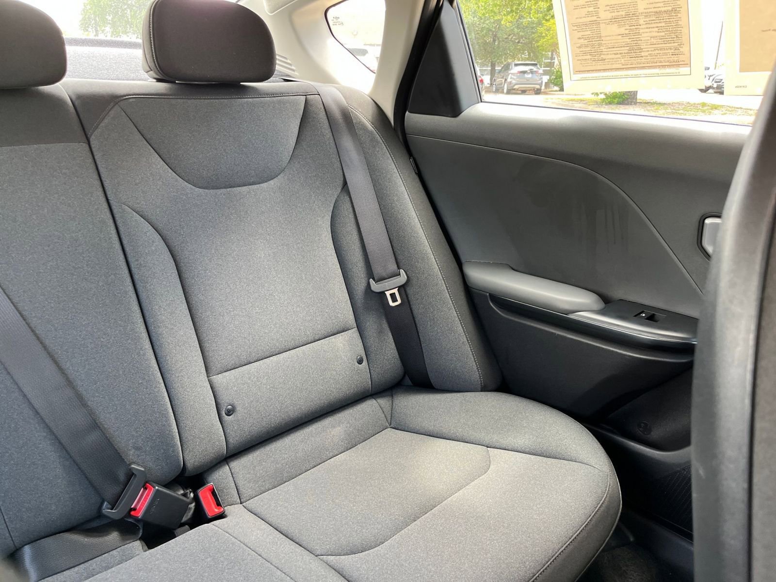 Used 2025 Kia K4 LXS image 40