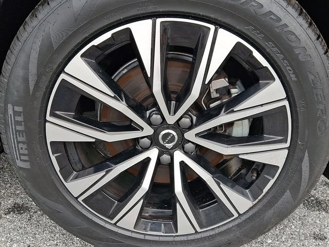 Certified 2023 Volvo XC60 B5 Core w/ Climate Package AWD/4WD image 9