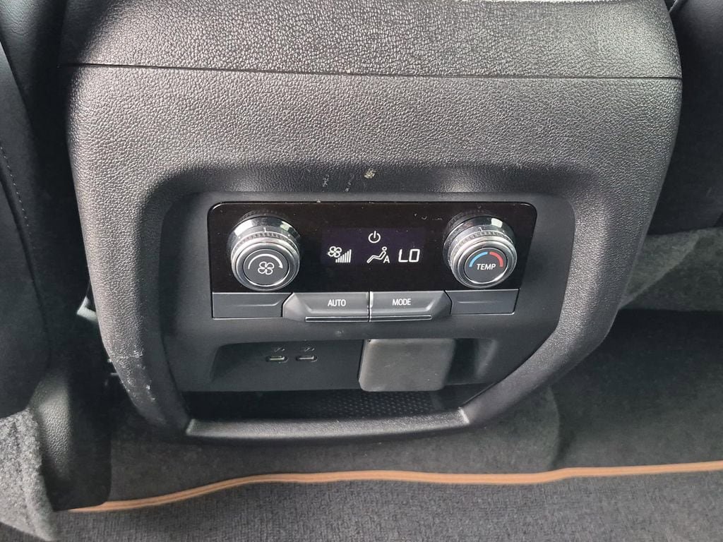 Used 2025 GMC Acadia AT4 AWD/4WD image 19