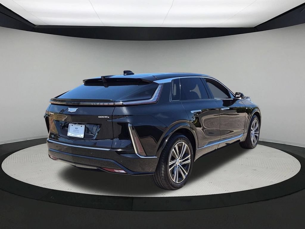 New 2026 Cadillac Lyriq Luxury AWD/4WD image 5