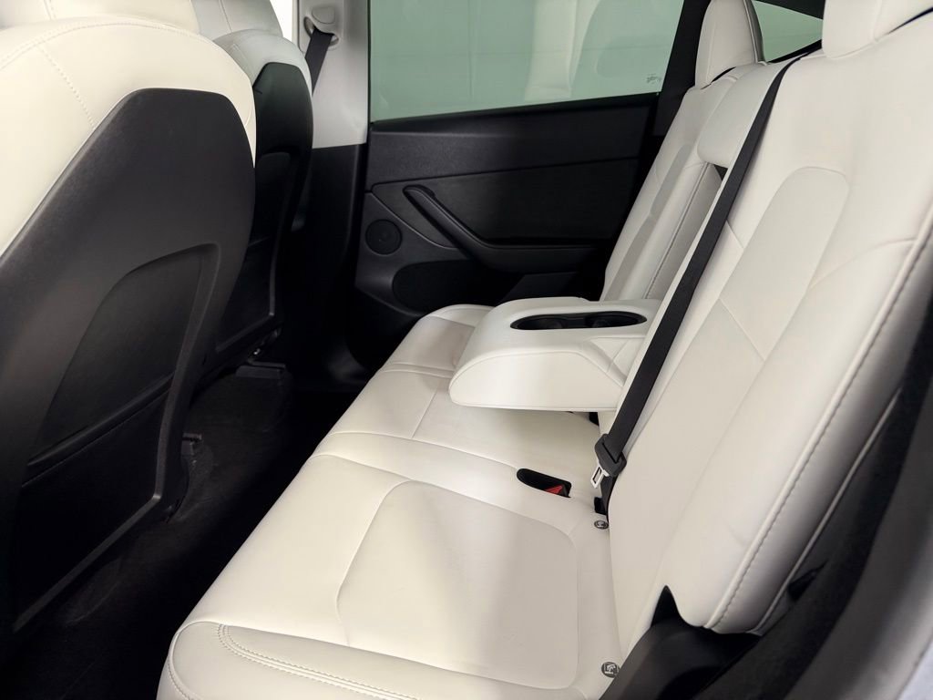Used 2024 Tesla Model Y Long Range image 26