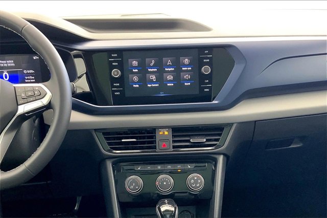 Certified 2023 Volkswagen Taos SE w/ Panoramic Sunroof Package image 6