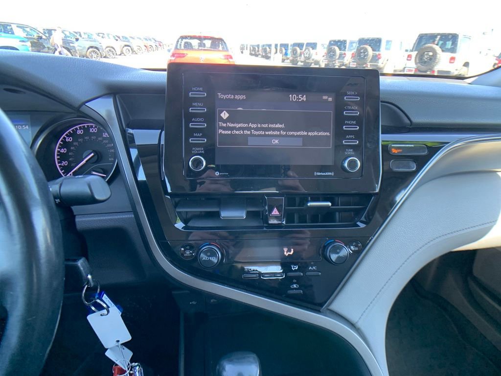 Used 2022 Toyota Camry SE image 21