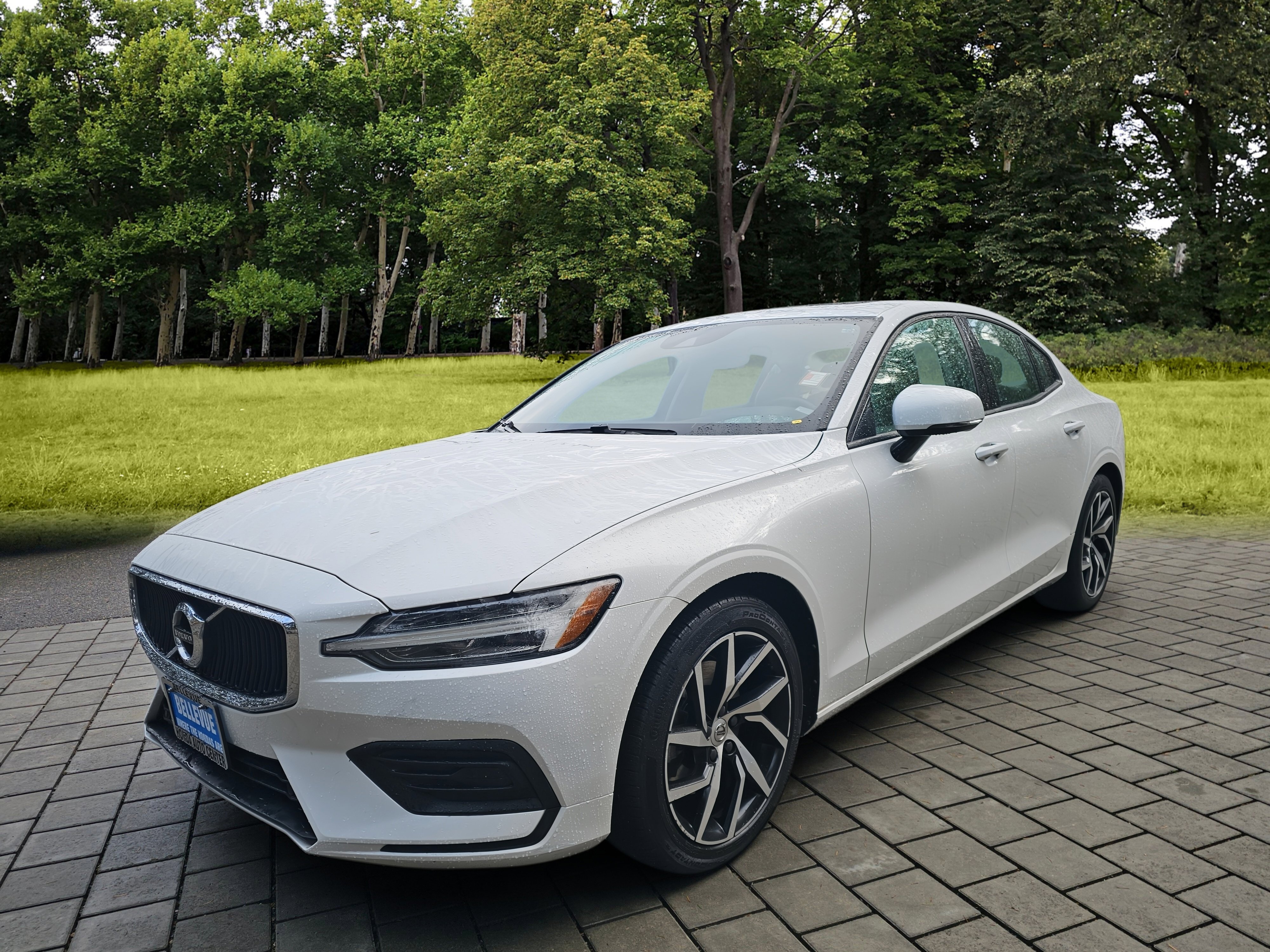 Used 2020 Volvo S60 T5 Momentum FWD image 3