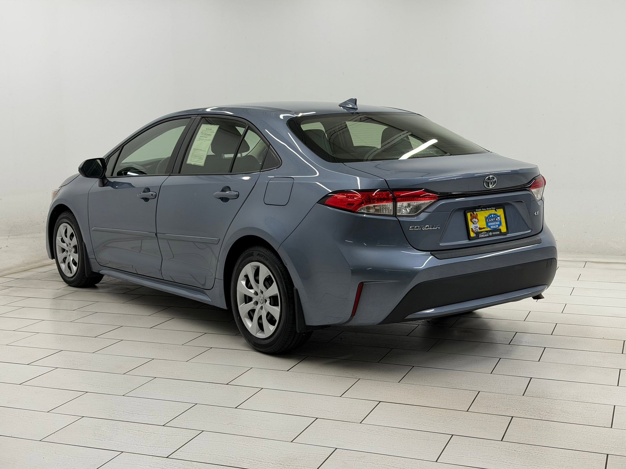 Used 2021 Toyota Corolla LE w/ Carpet Mat Package (TMS) image 2