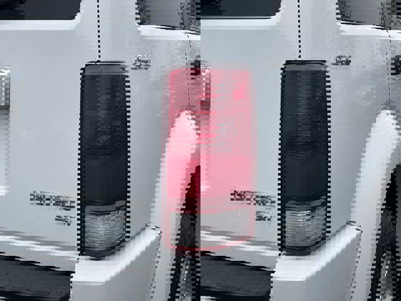 Used 2011 Dodge Nitro SXT image 31