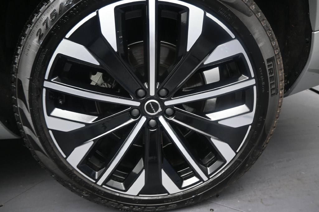 Used 2026 Volvo XC90 B6 Ultra w/ Protection Package AWD/4WD image 11