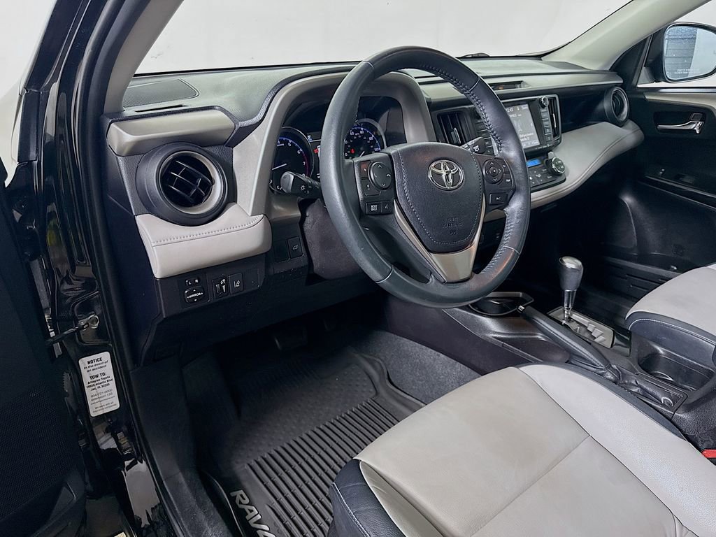 Used 2016 Toyota RAV4 Limited FWD image 10
