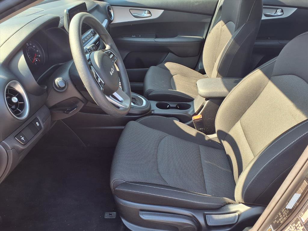 Used 2024 Kia Forte LXS image 9