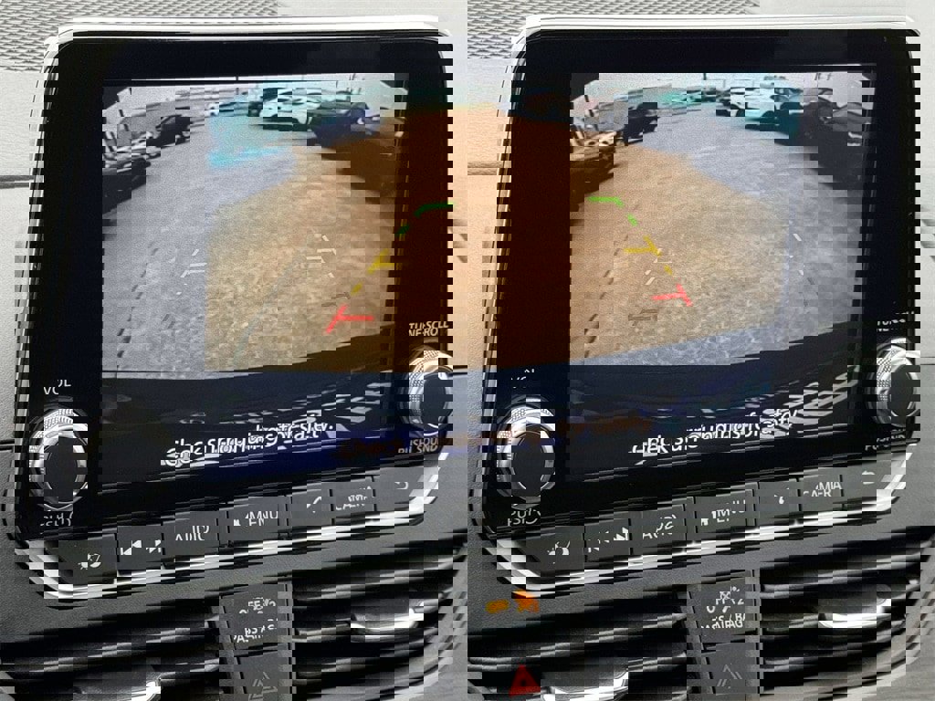 Used 2025 Nissan Altima 2.5 SV image 13