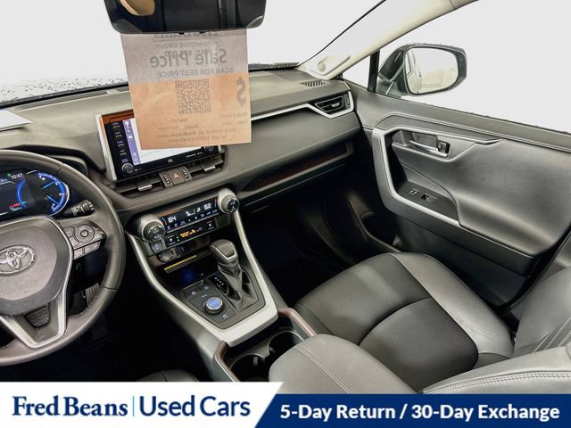 Used 2021 Toyota RAV4 Limited AWD/4WD image 32
