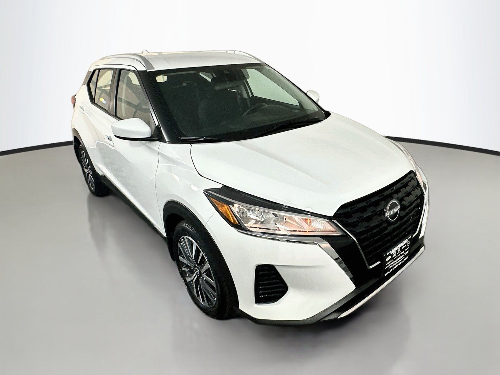 Used 2024 Nissan Kicks SV FWD image 1