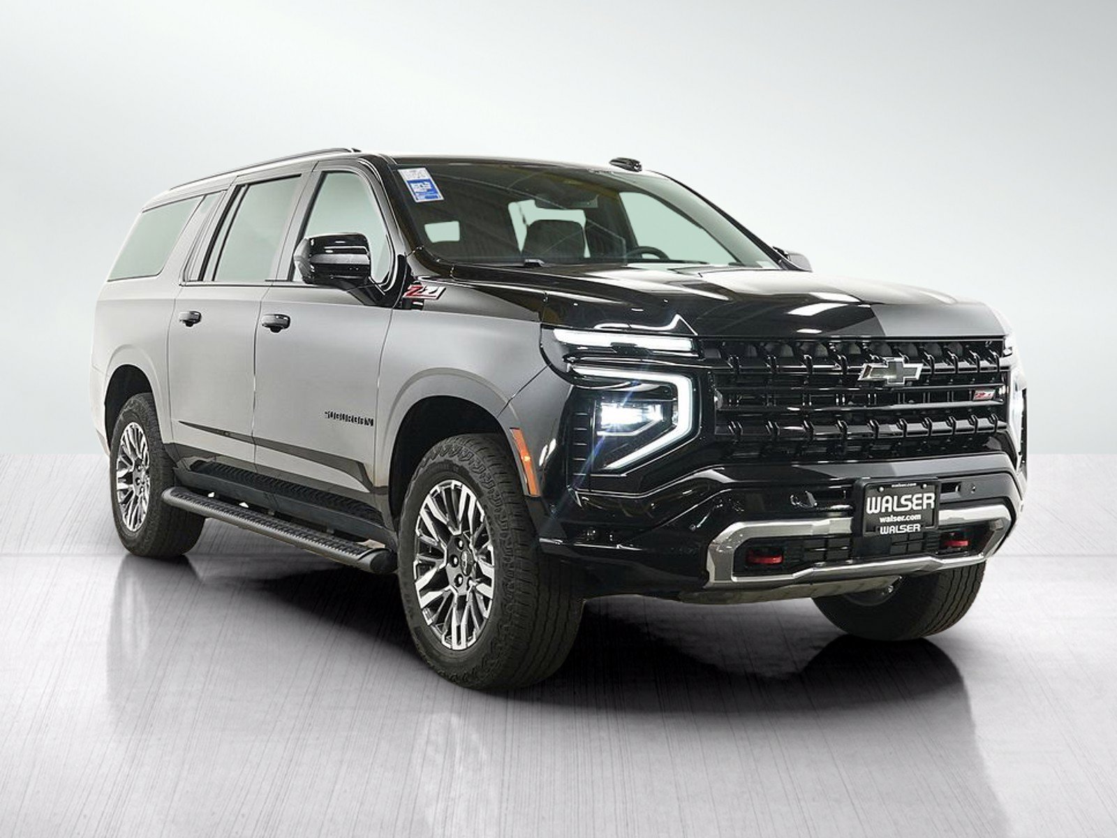 Used 2025 Chevrolet Suburban Z71 AWD/4WD image 8