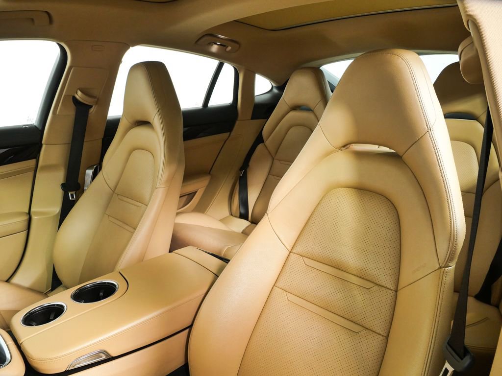 Used 2018 Porsche Panamera RWD image 5