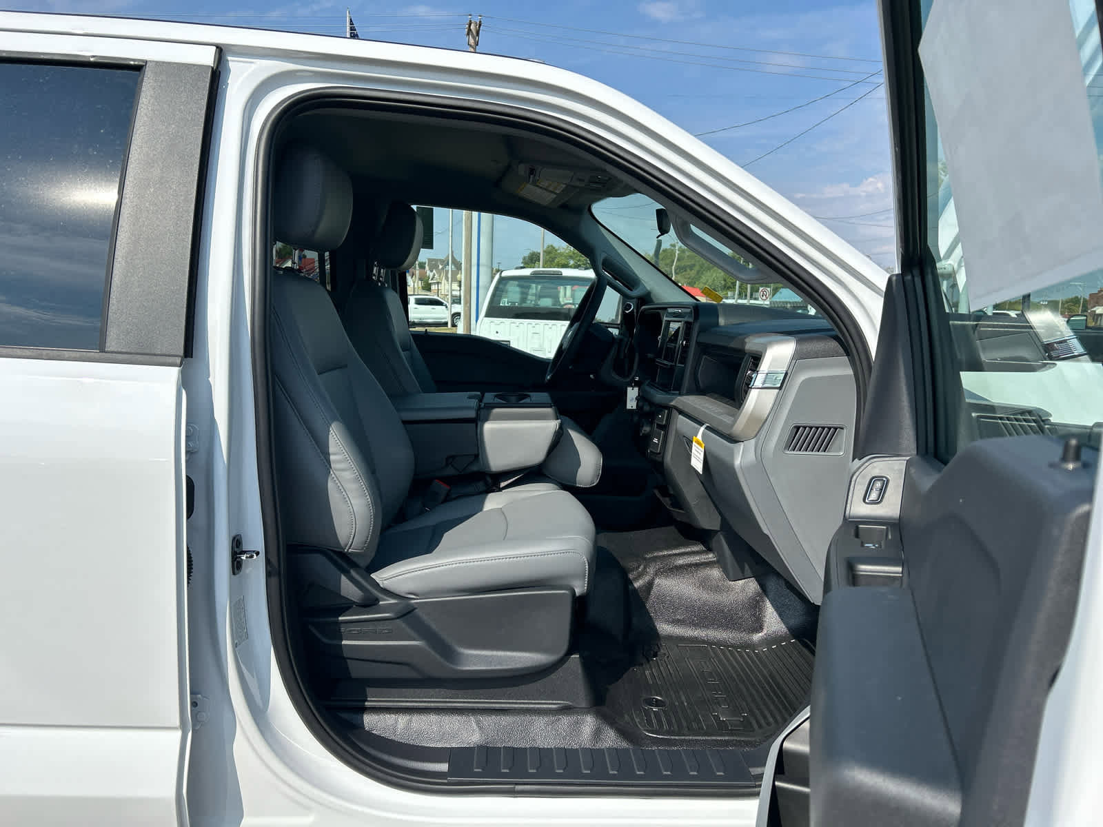 New 2026 Ford F550 XL image 12