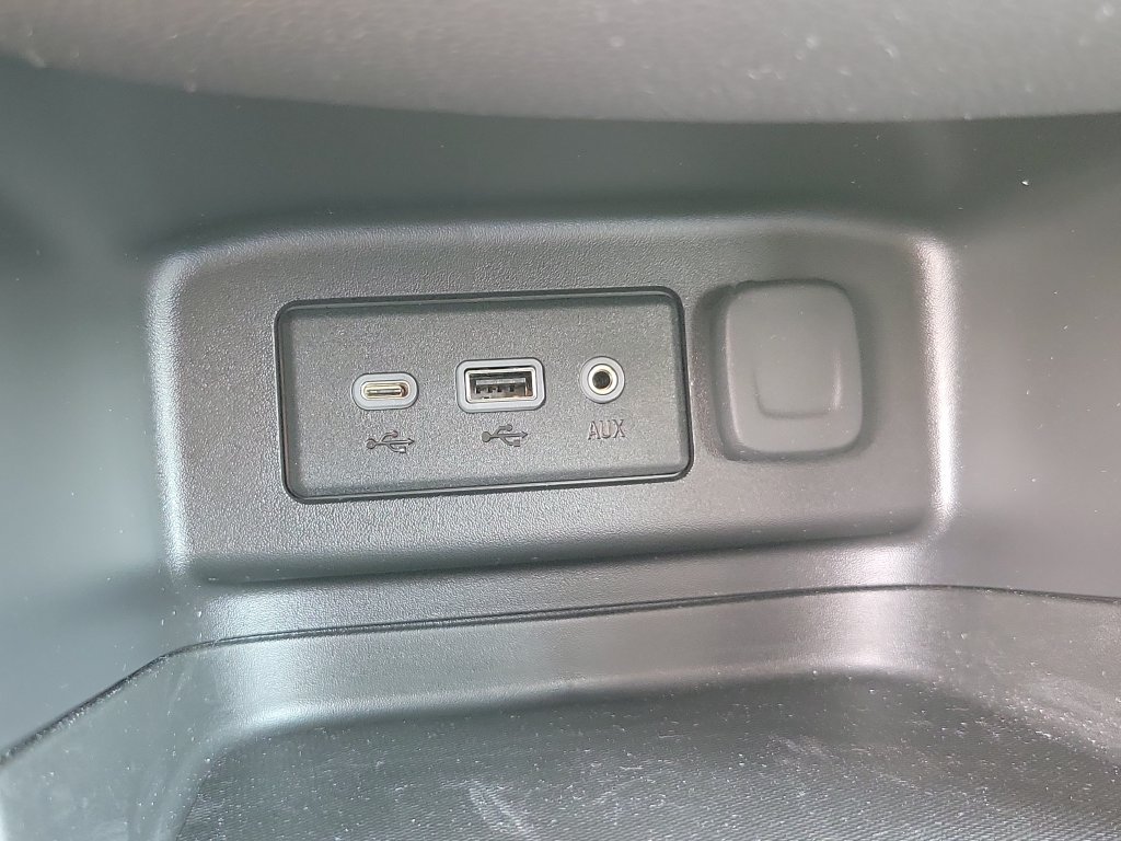 Used 2024 Chevrolet Equinox LT w/ LPO, Floor Liner Package FWD image 29