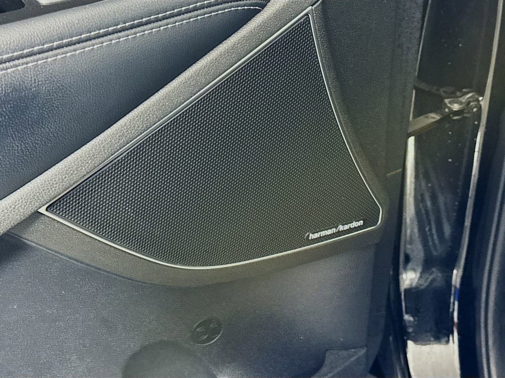 Used 2020 Kia Sorento SX image 19