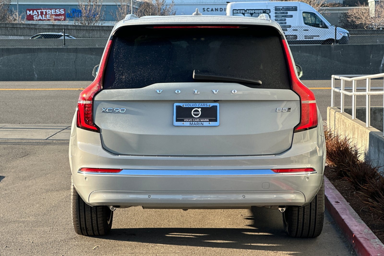 New 2026 Volvo XC90 B5 Plus w/ Protection Package AWD/4WD image 7